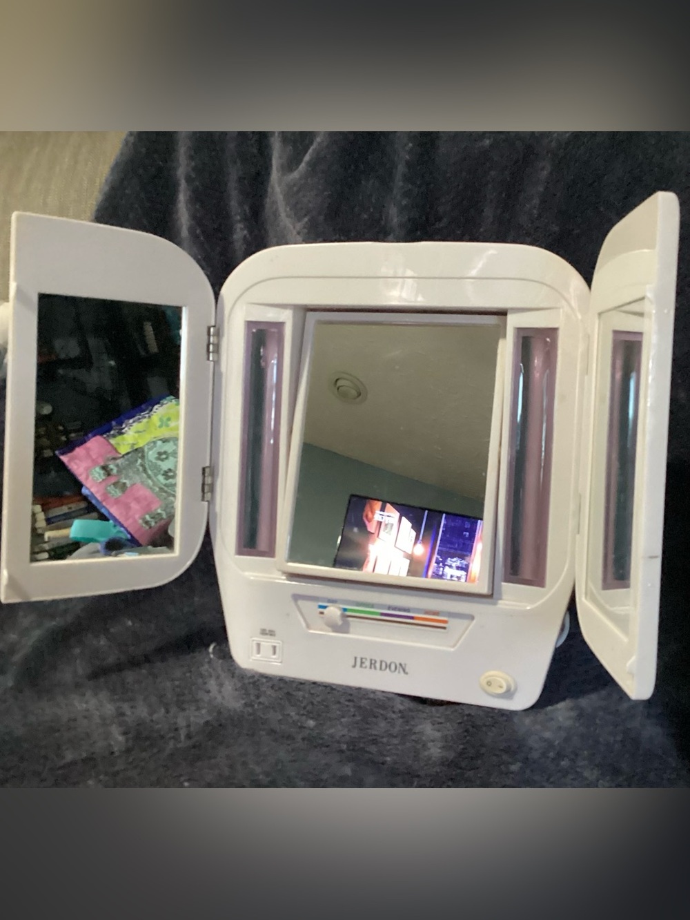 Jerdon Tri-Fold Lighted Makeup Mirror JGL10W 4-light settings 5x Magnification
